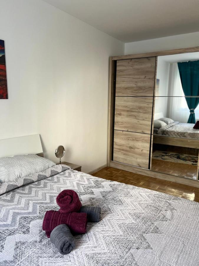 House24 Gari Appartement Braşov Buitenkant foto