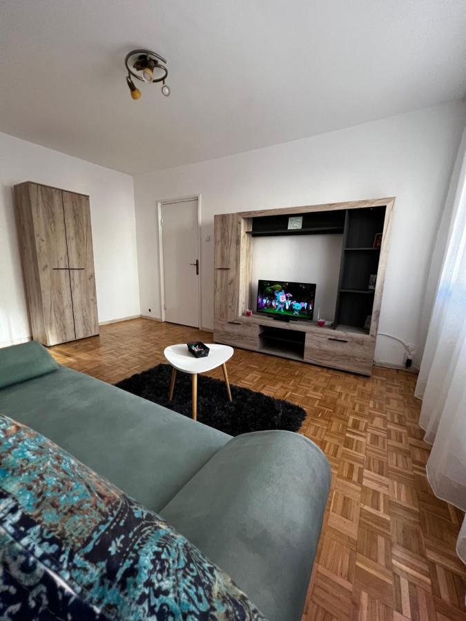 House24 Gari Appartement Braşov Buitenkant foto